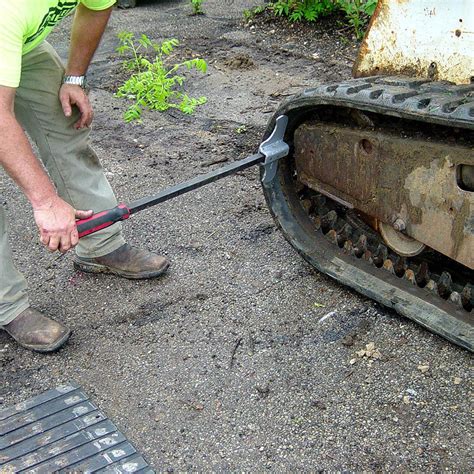 skid loader track removal tool